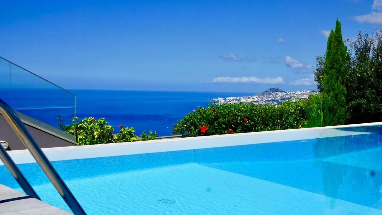 Villa Babel Garajau