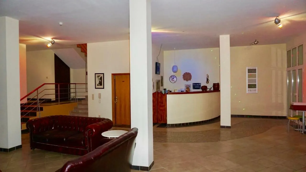 Villa Babel Garajau 0*,
